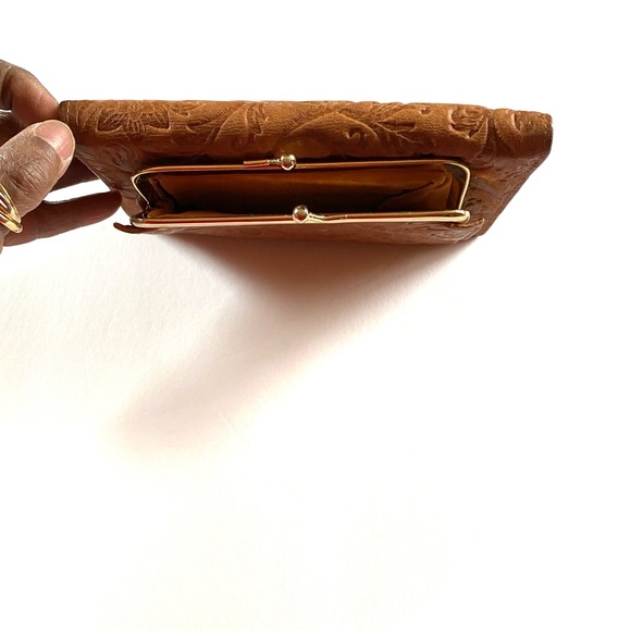 Vintage Women’s Light Brown Embossed Floral Genuine Leather Wallet - Picture 4 of 8